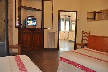 Casa Cundaro Hotel Girona 3*,